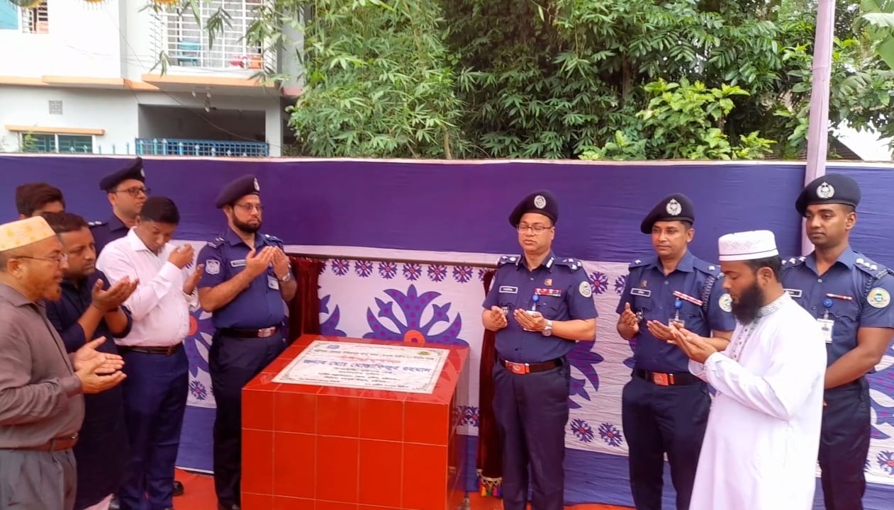 উজিরপুর মডেল থানায় আধুনিক ৪ তলা ভবন নির্মাণের শুভ উদ্বোধন