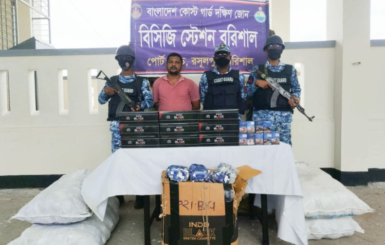 বাকেরগঞ্জে নকল সিগারেটের গোডাউনে অভিযান, কোটি টাকার পণ্য জব্দ