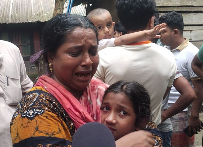 উজিরপুরে ঢাকা-বরিশাল মহাসড়কে বাসচাপায় প্রাণ গেল বৃদ্ধা ও শিশুর