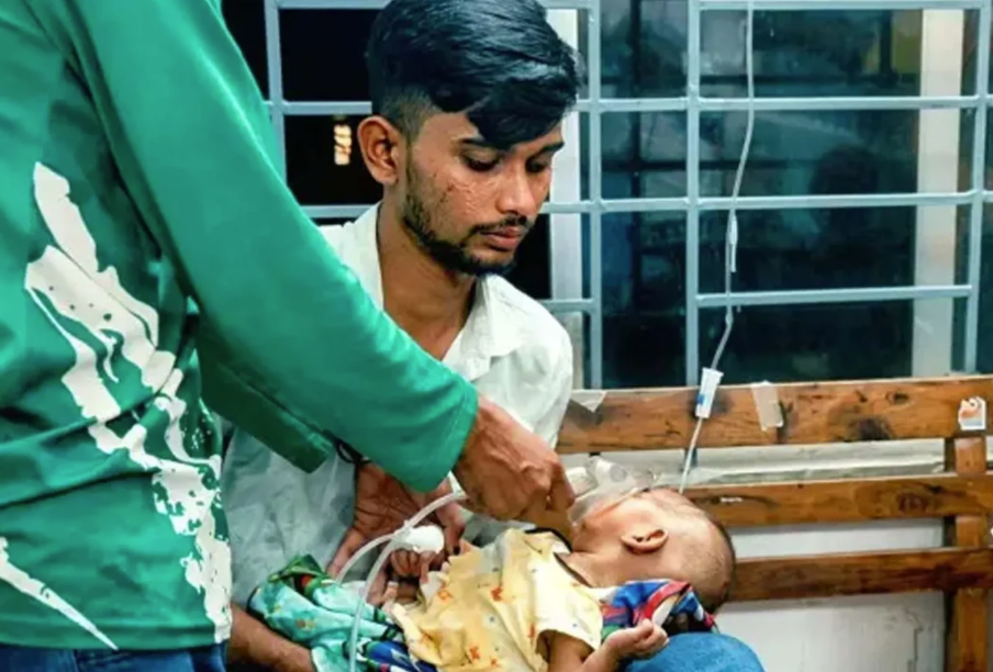 ভোলার চরফ্যাশন স্বাস্থ্য কমপ্লেক্সে অসুস্থ শিশুকে রেখে পালাল মা